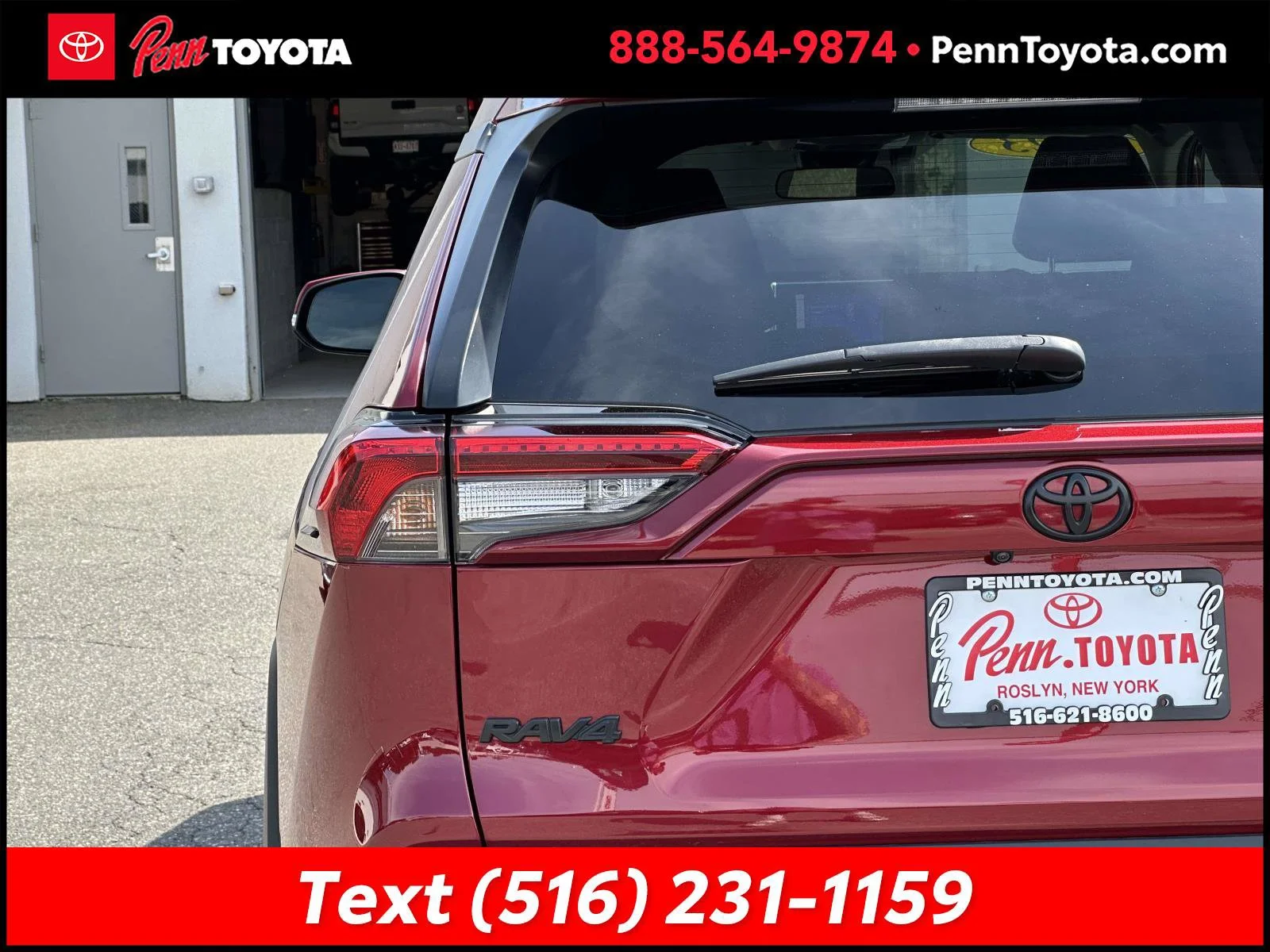 Used 2023 RUBY FLARE PEARL Toyota XLE image 13