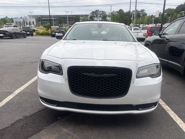 Used 2022 Bright White Clearcoat Chrysler Touring image 7