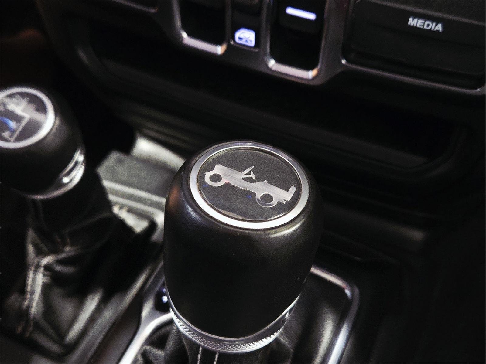 Used 2020 RED JEEP SAHARA image 59