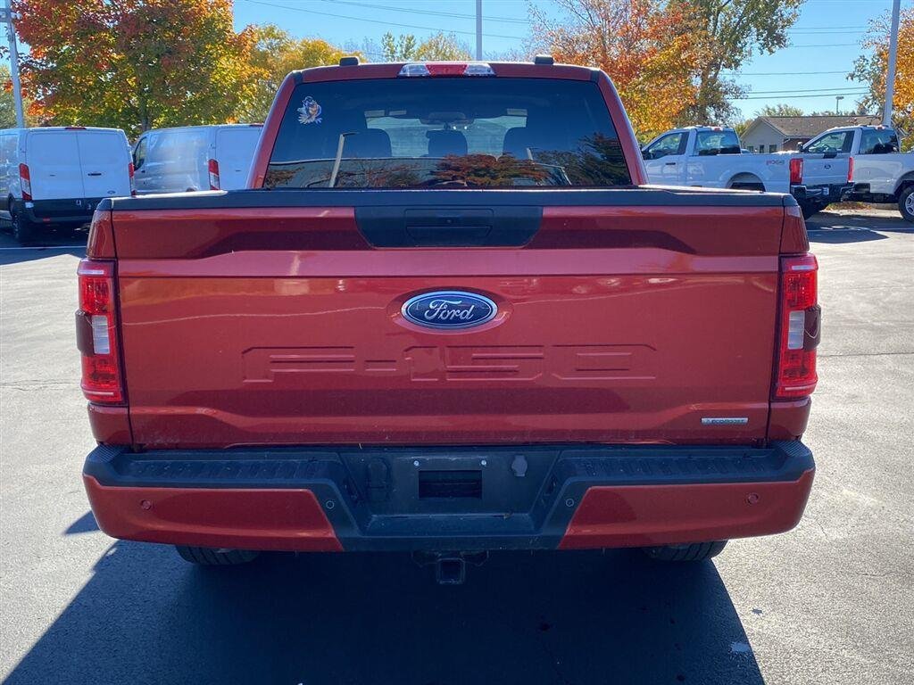 Used 2023 Hot Pepper Red Tinted Clearcoat Ford XL image 9