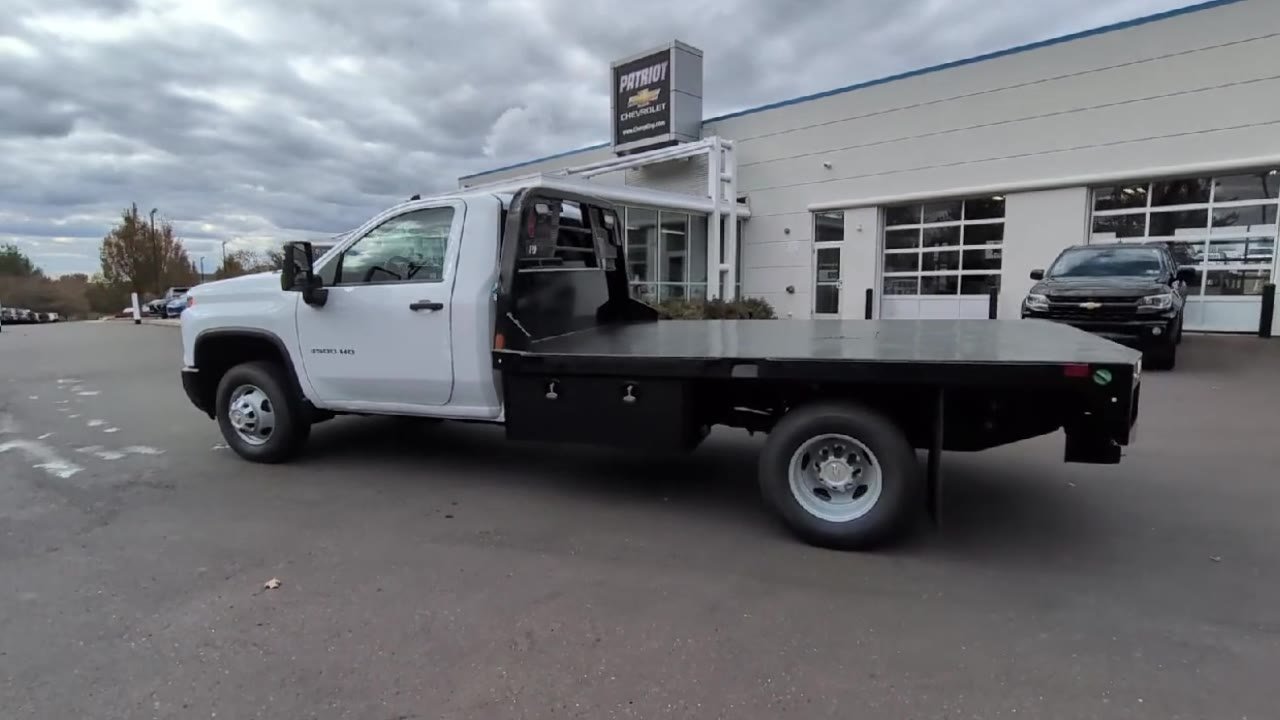 New 2025 Summit White Chevrolet Work Truck image 38