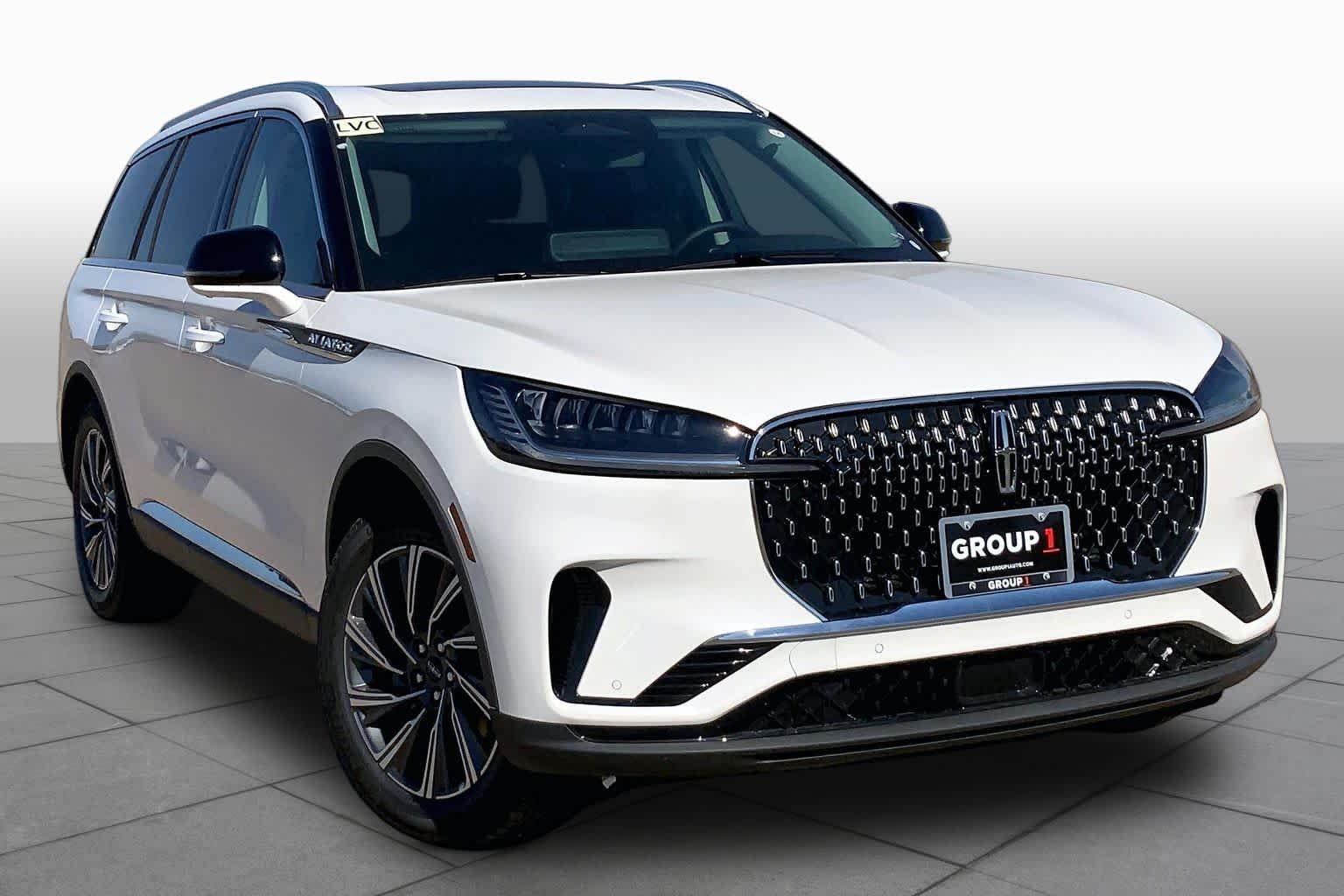 New 2026 Pristine White Metallic Tri-Coat Lincoln Premiere® image 2
