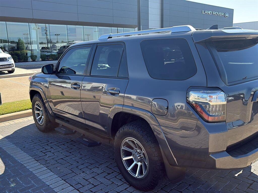 Used 2018 MAGNETIC GRAY METALLIC TOYOTA  image 3