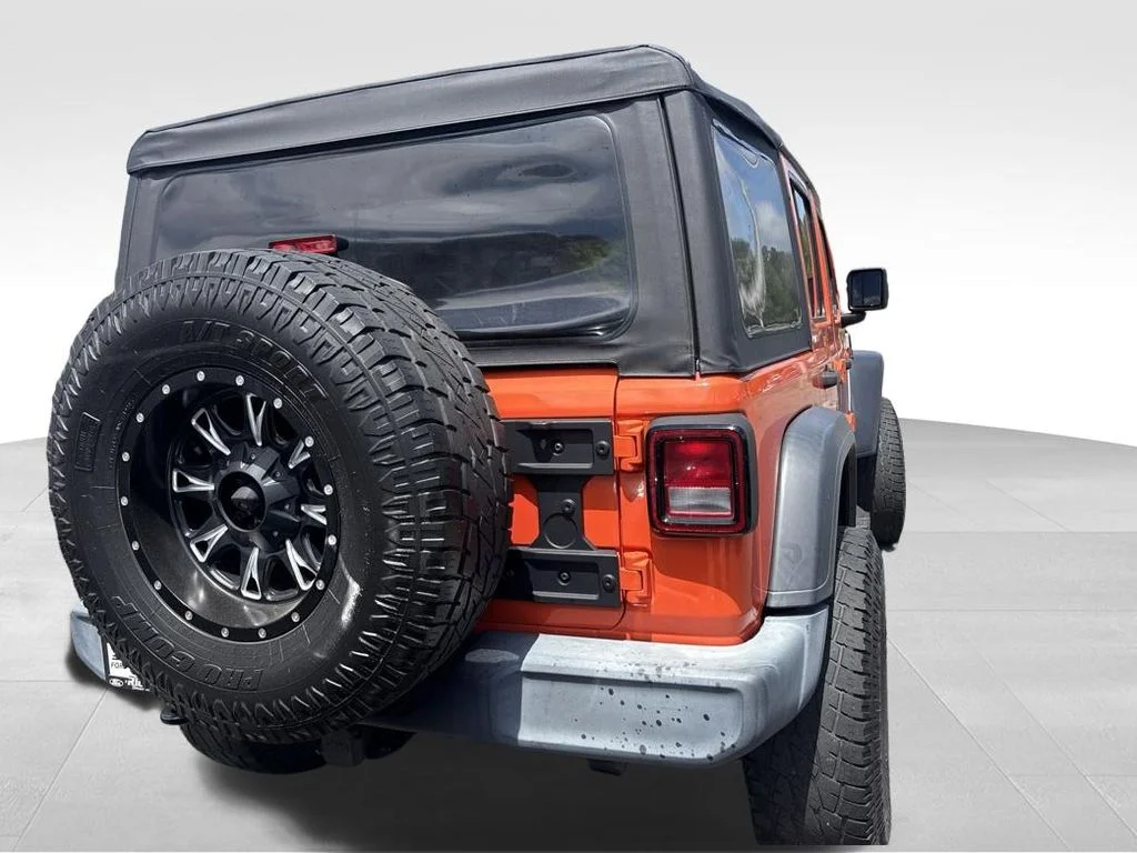 Used 2019 Orange Jeep Unlimited Sport image 17