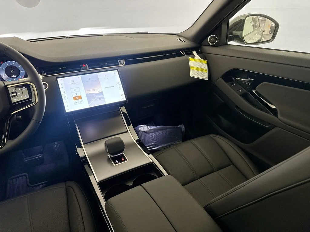 New 2026 Eiger Grey Land Rover Core S image 23