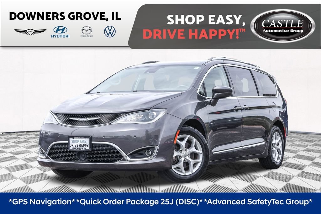 2017 Chrysler Pacifica Touring-L Plus's photo