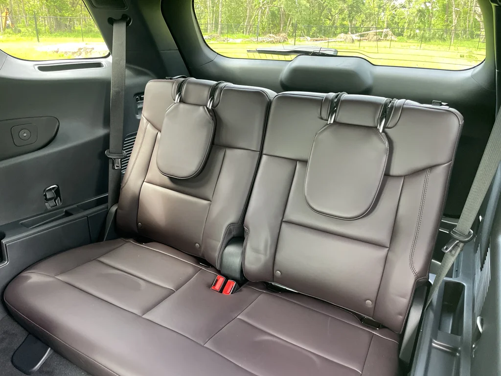 2025 Ford Explorer Platinum - Photo 13