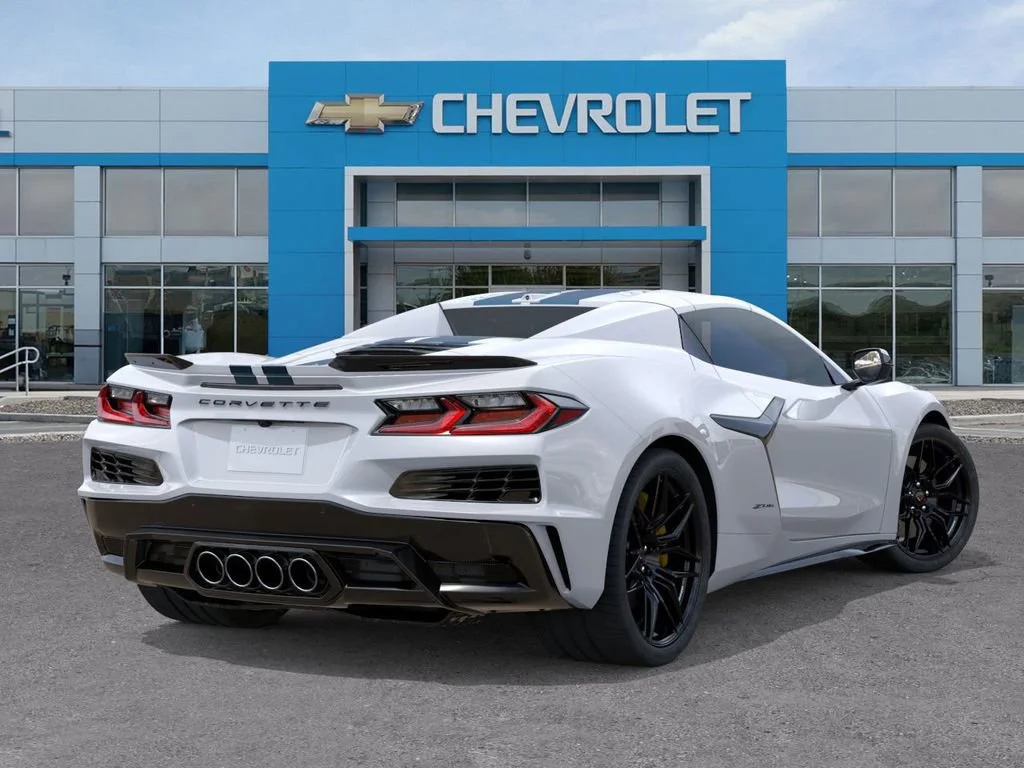 Used 2025 Arctic White Chevrolet 1LZ image 4