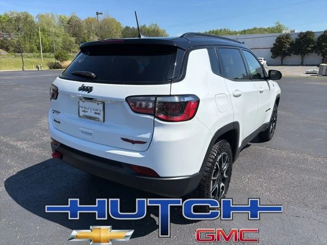 Used 2025 White Jeep Trailhawk image 3