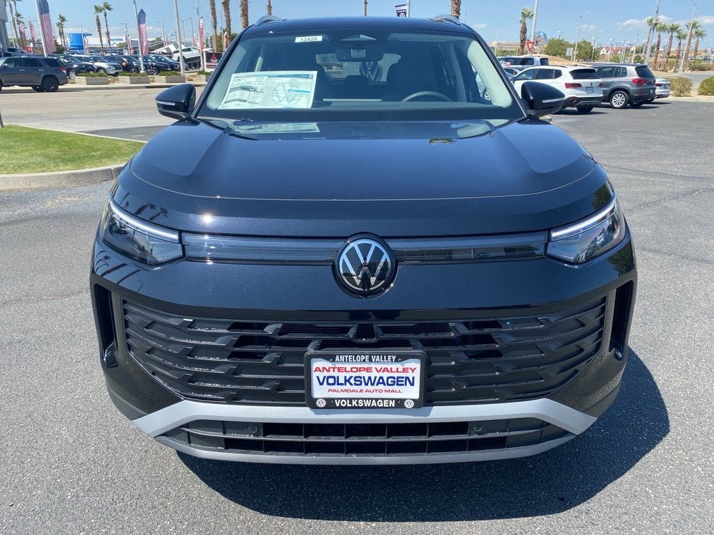 2025 Volkswagen Tiguan SE photo 2