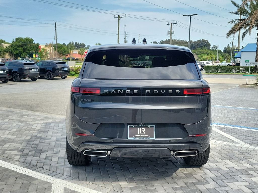 New 2026 Carpathian Grey Land Rover Dynamic SE image 4