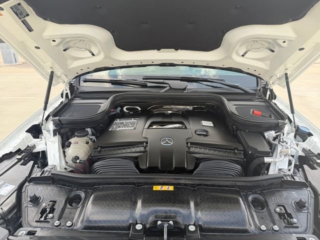Used 2024  Mercedes-Benz GLS 580 image 19