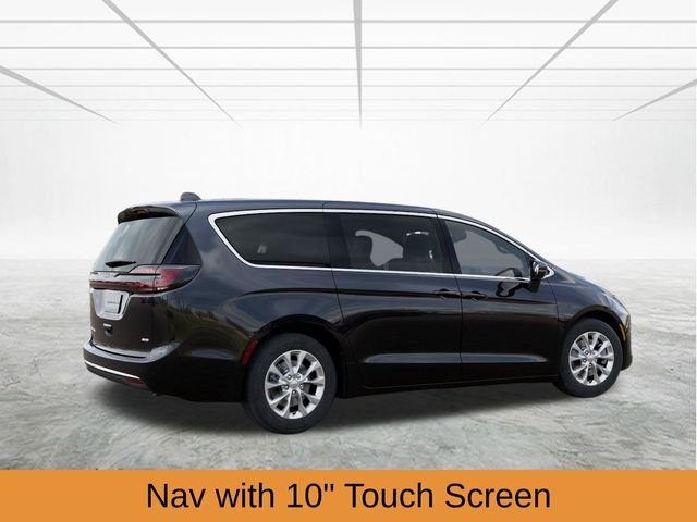 New 2027 Diamond Black Crystal Pearl-Coat Exterior Paint Chrysler Select image 5