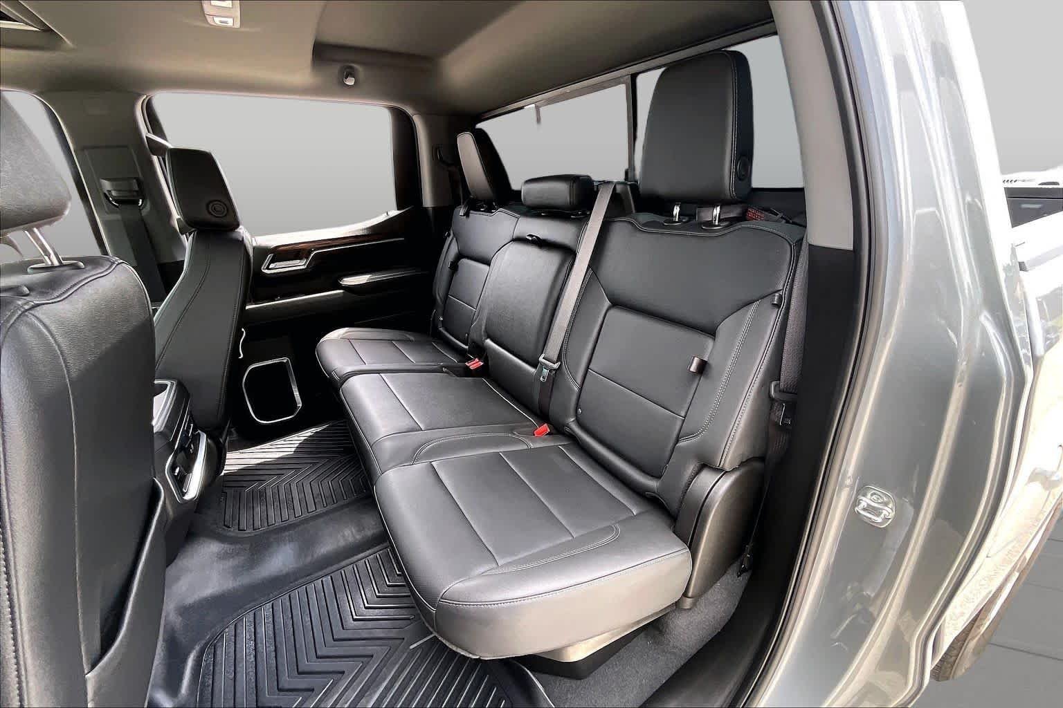 Used 2025 Sterling Metallic GMC SLT image 19