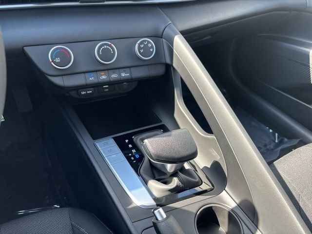 New 2026 White Hyundai SE image 26