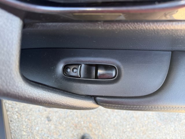 Used 2017 Silver Nissan S image 29