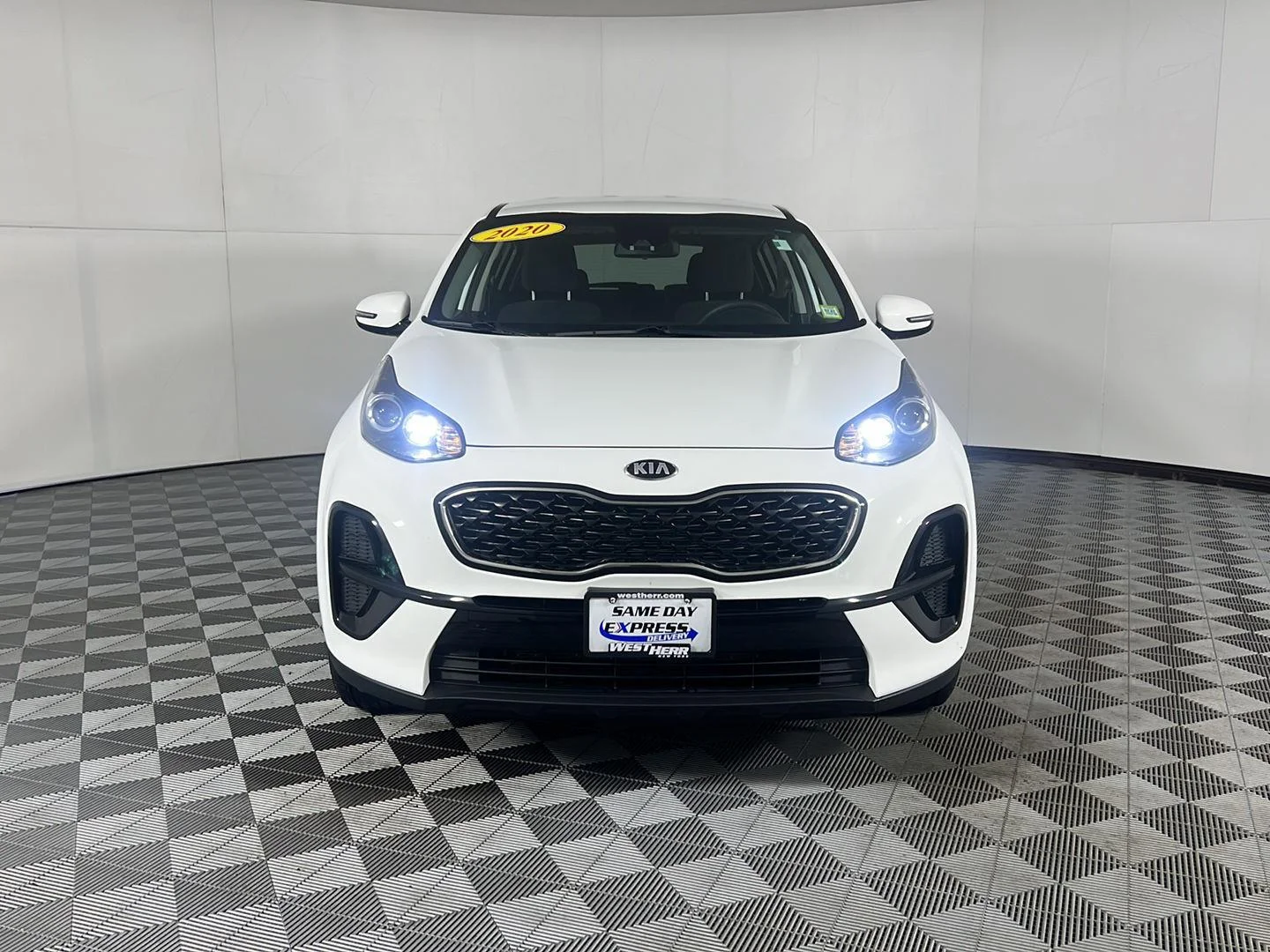 Used 2020 Clear White Kia LX image 16