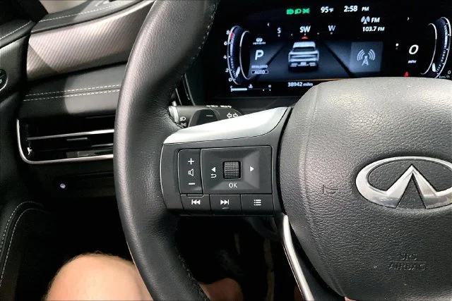 Used 2022 Graphite Shadow INFINITI LUXE image 27