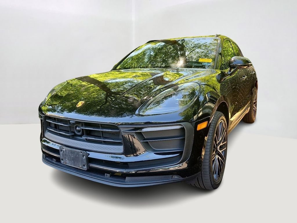 2022 Porsche Macan -'s photo