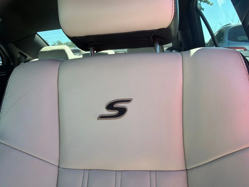 Used 2019 White Chrysler S image 12