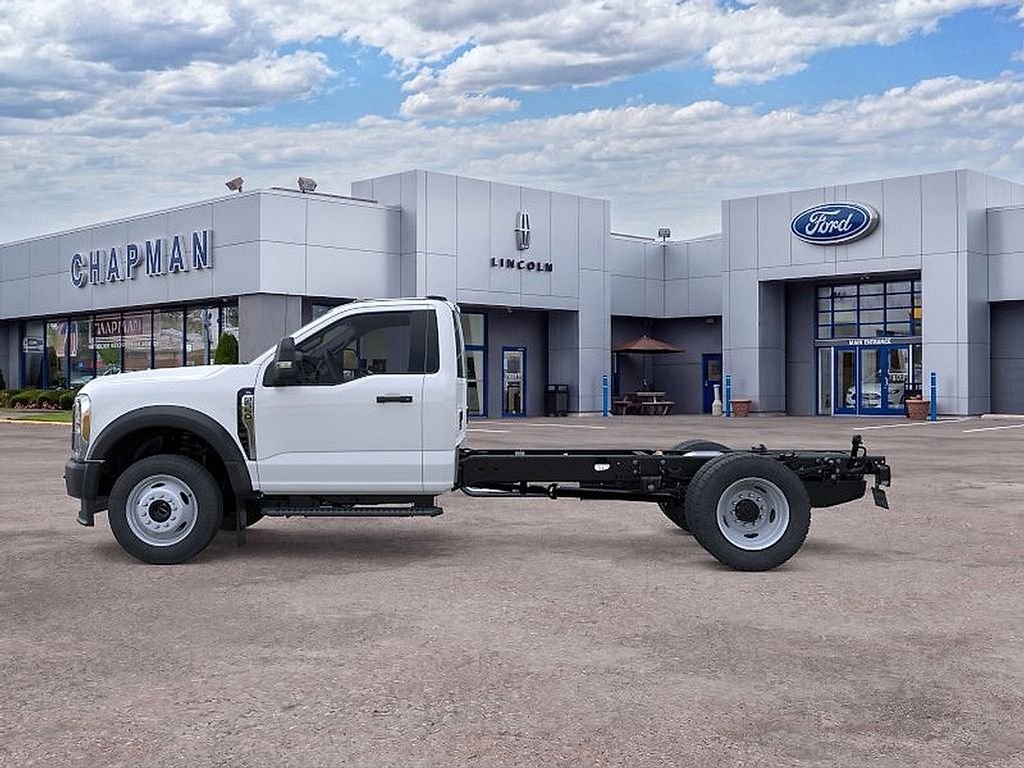 New 2026 Oxford White Ford F-550® XL image 3