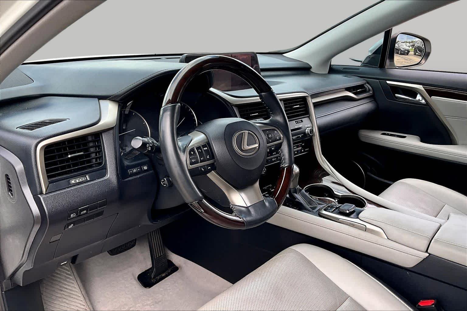 Used 2018 Eminent White Pearl Lexus  image 15