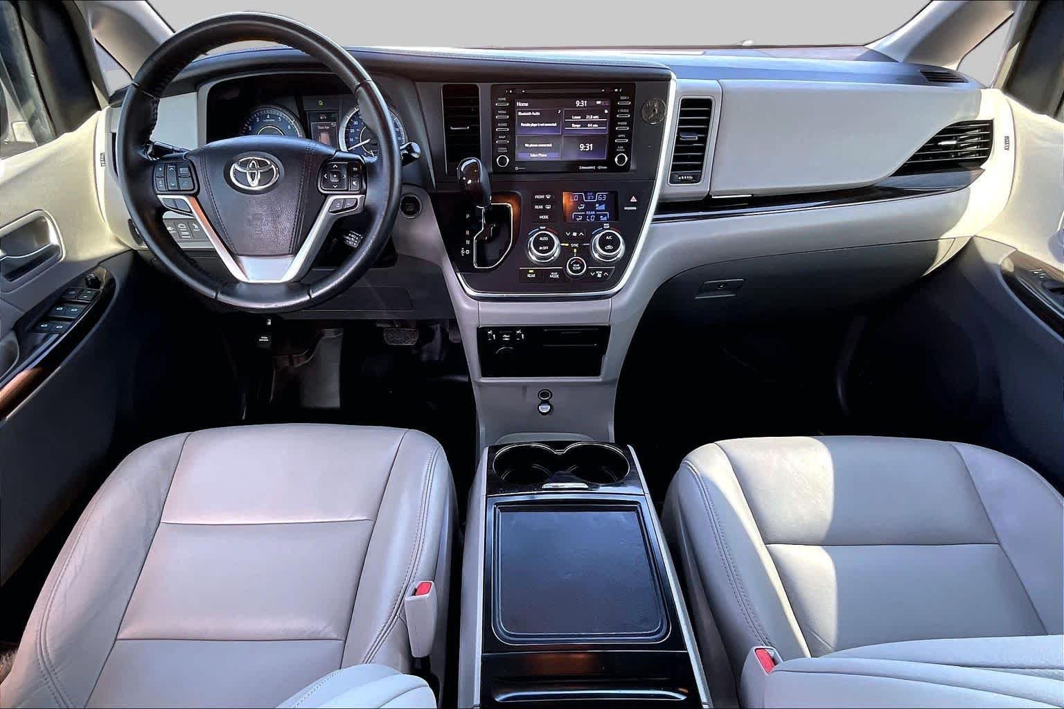 Used 2019 Midnight Black Metallic Toyota XLE Premium image 14