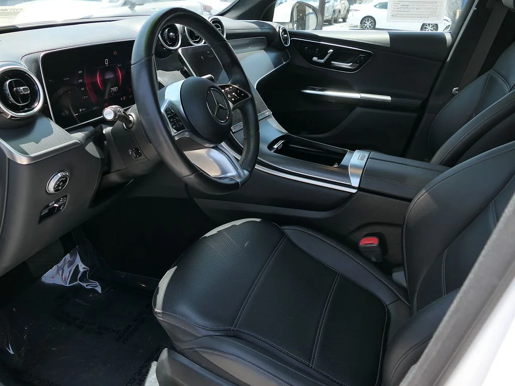 Used 2024 White Mercedes-Benz GLC 300 image 11
