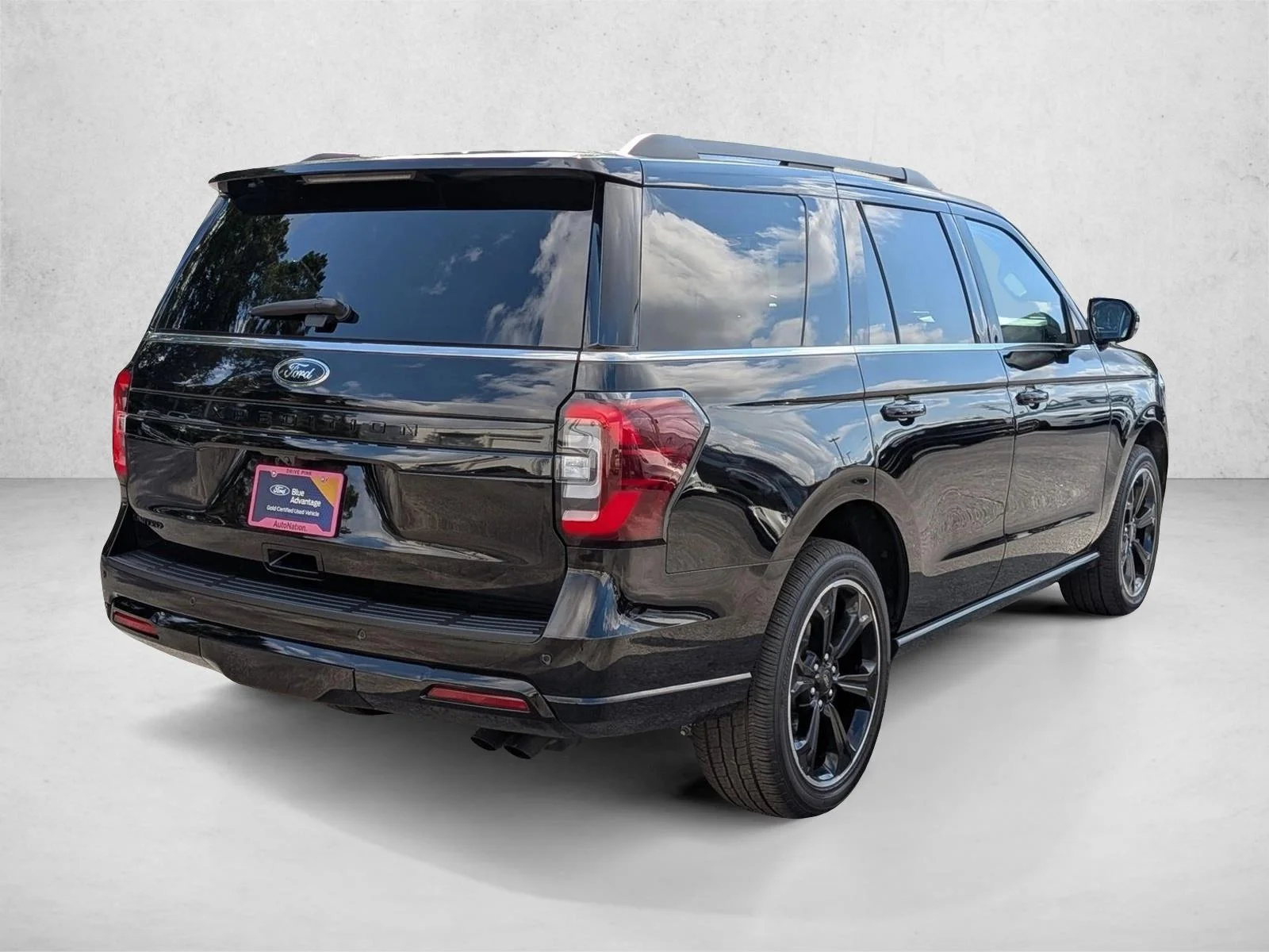 Used 2023 Agate Black Metallic Ford Limited image 5