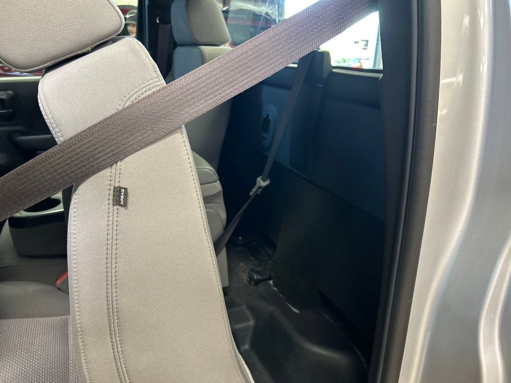Used 2017 QUICKSILVER METALLIC GMC BASE image 25