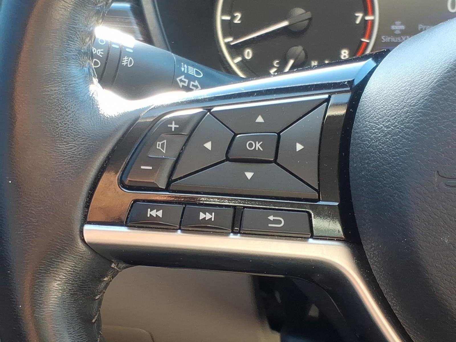 Used 2020 Pearl White Tricoat Nissan 2.0 Platinum image 25