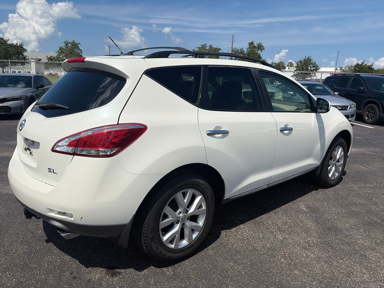 Used 2012 White Nissan SL image 7