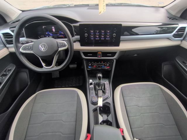 Used 2025  Volkswagen SE image 26
