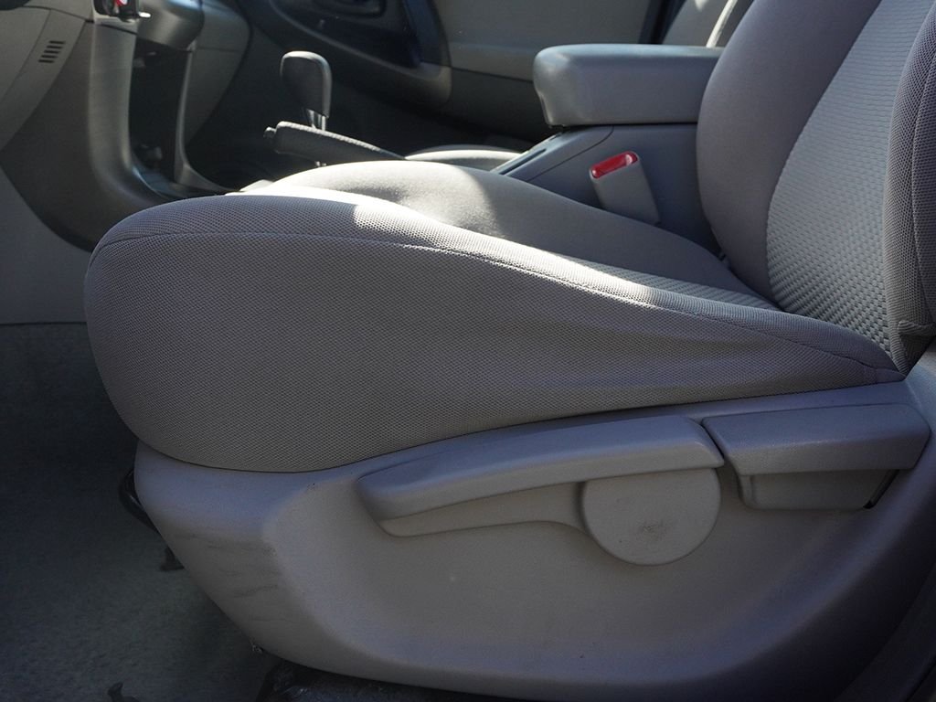 Used 2011 Silver Toyota Base image 23