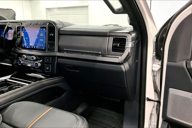 2024 Ford F-350 Super Duty Platinum - Photo 16