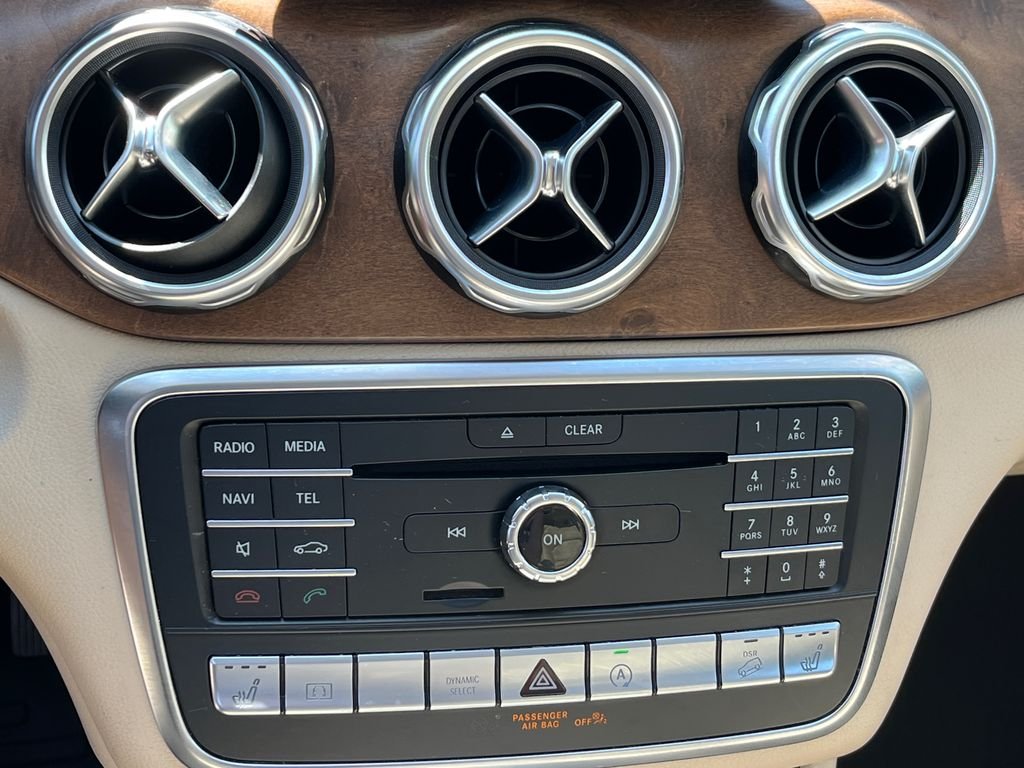 Used 2018  Mercedes-Benz GLA 250 image 20
