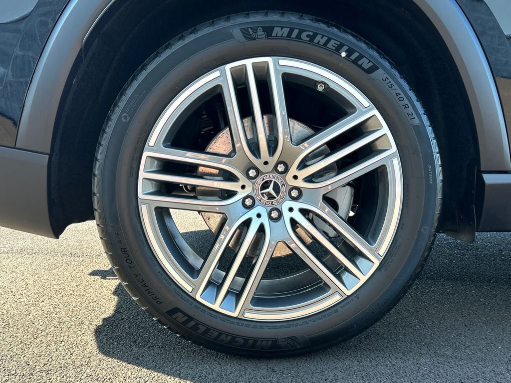 New 2026 Black Mercedes-Benz GLS 450 image 37