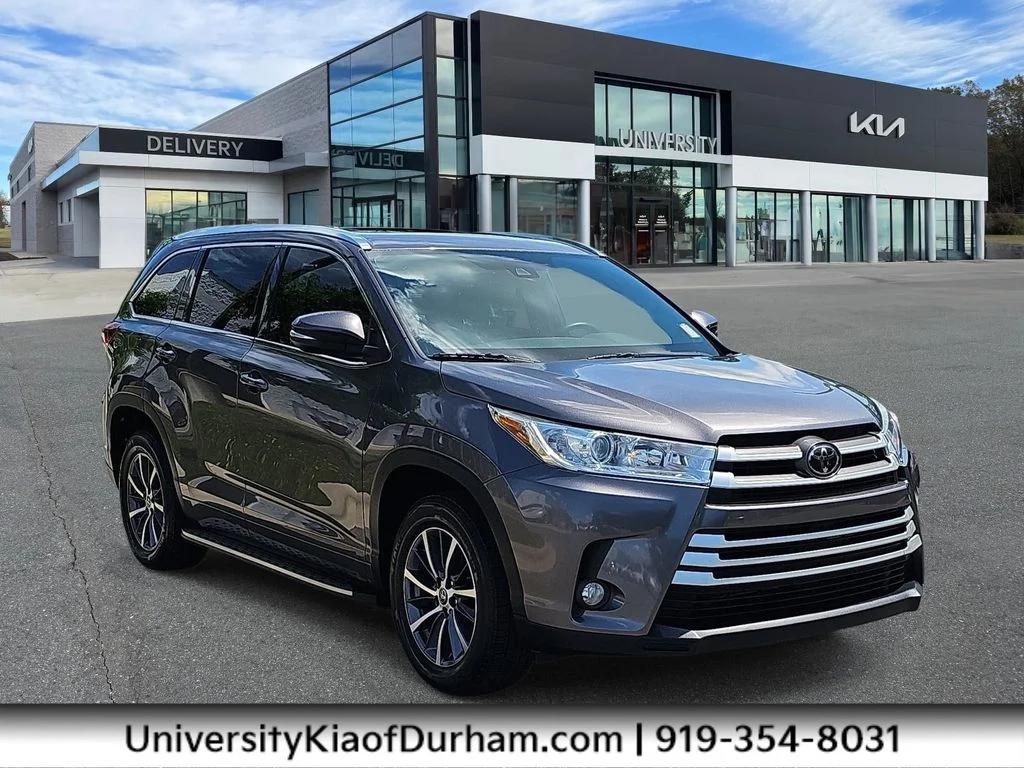 Used 2018 Gray Toyota XLE image 1