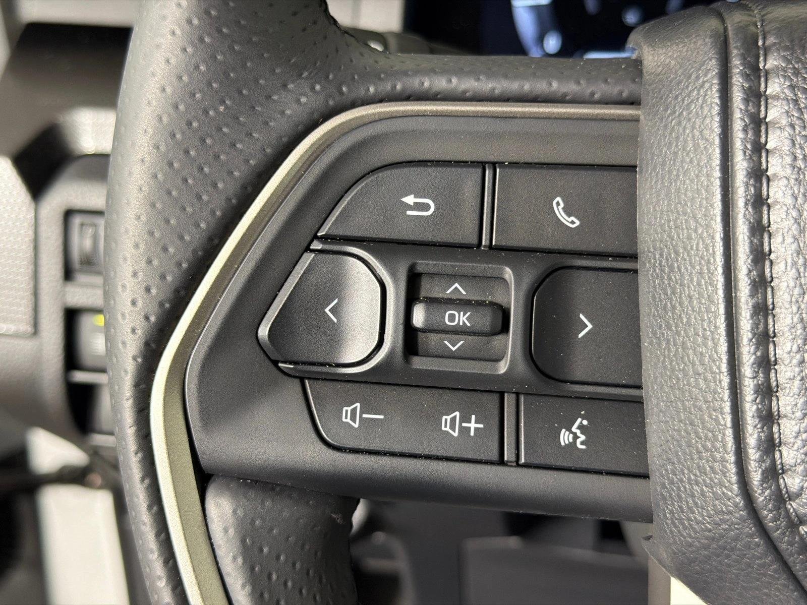 Used 2026  Toyota Hybrid Limited image 27