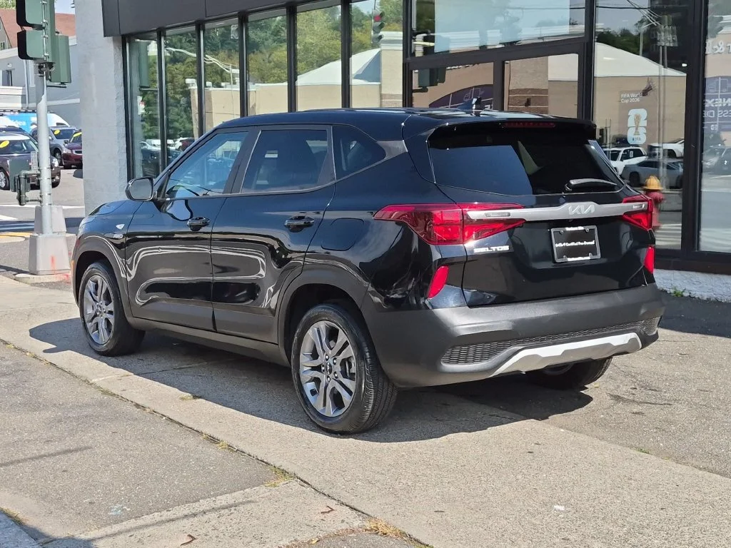Used 2023 Black Kia LX image 8