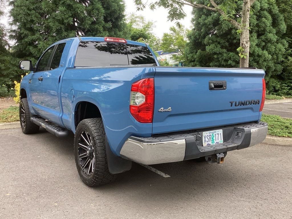 Used 2019 Blue Toyota SR5 image 10