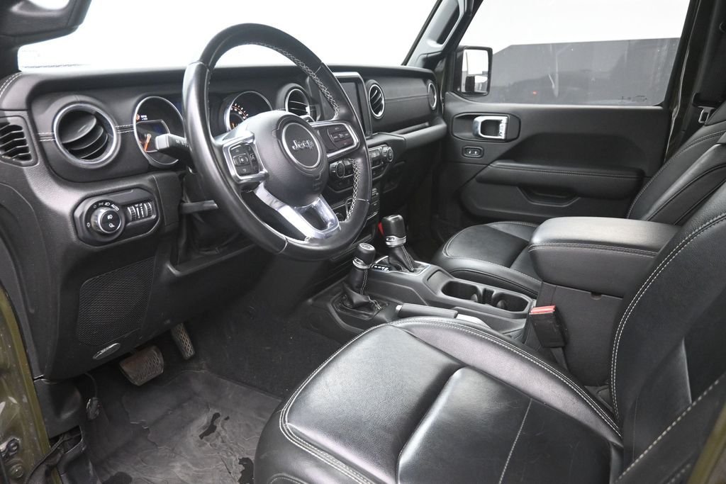 Used 2022 Green Jeep Overland image 32