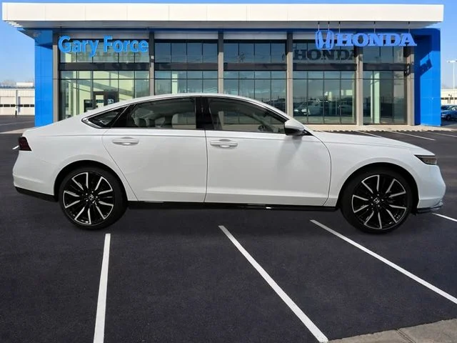 New 2026 Platinum White Pearl Honda Touring image 8