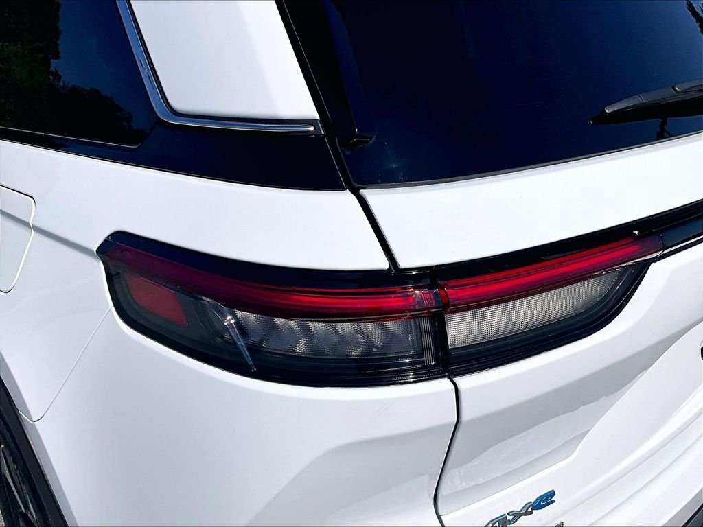Used 2023 White Jeep 4xe image 33