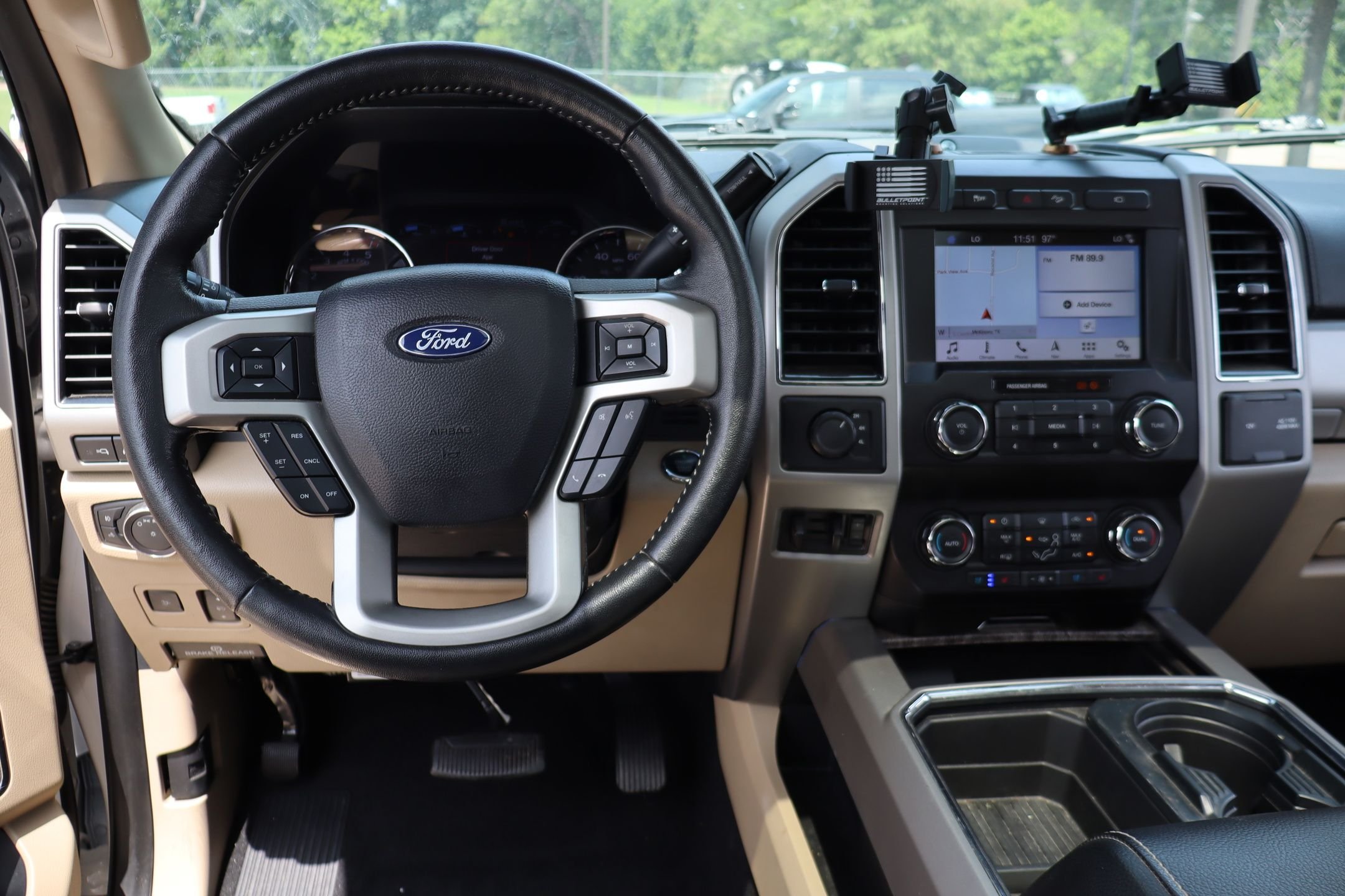 Used 2019 White Platinum Clearcoat Metallic Ford Lariat image 20
