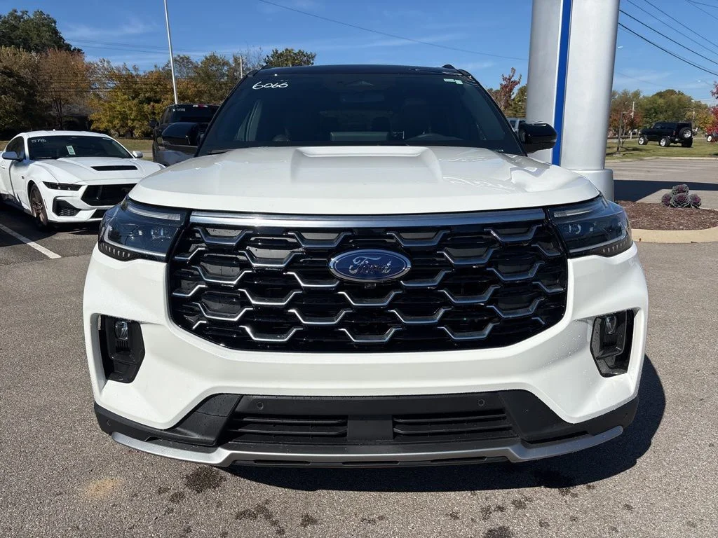 New 2026 White Ford Platinum image 3