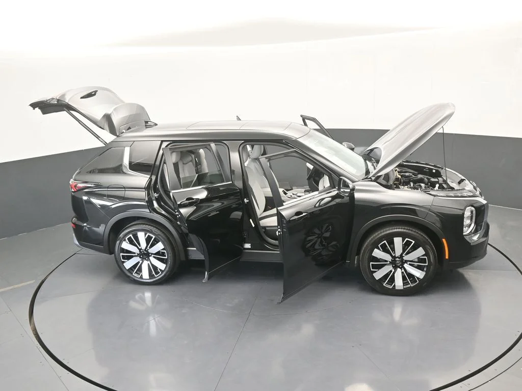 New 2026 Black Diamond Mitsubishi SE image 74