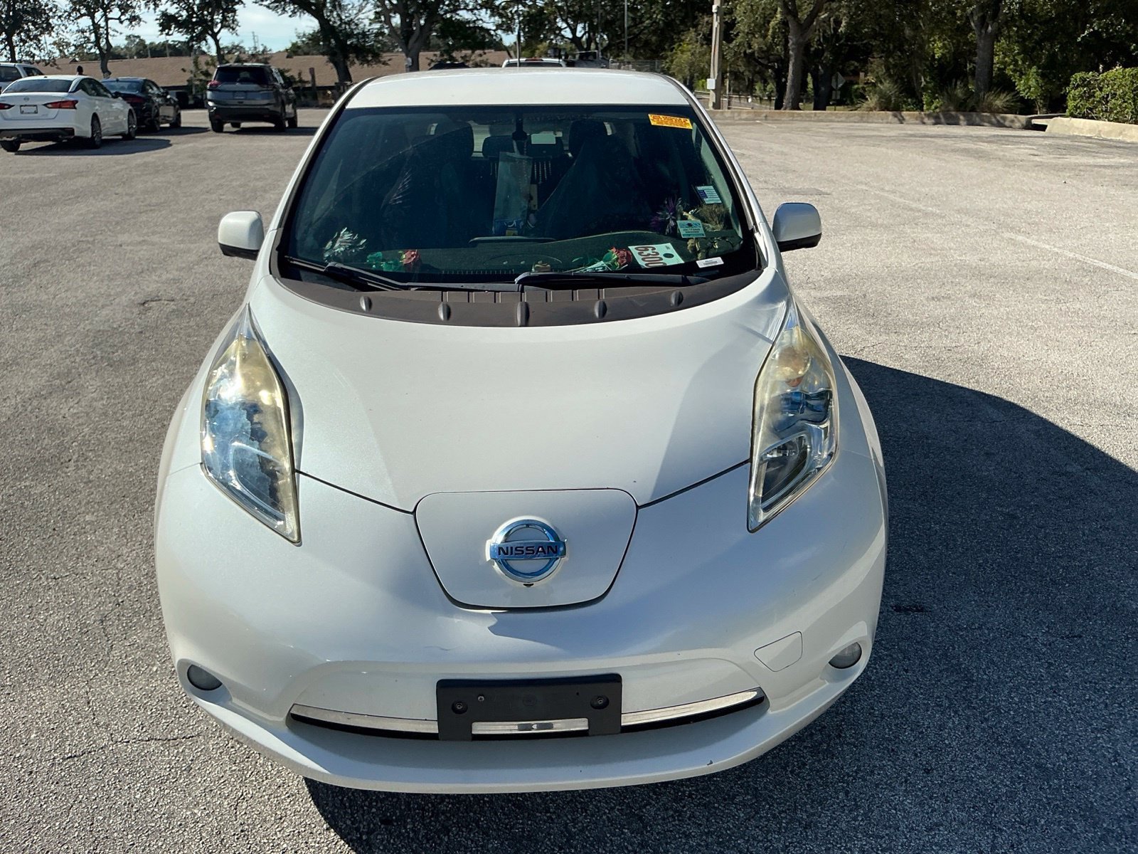 Used 2013 White Nissan SL image 3