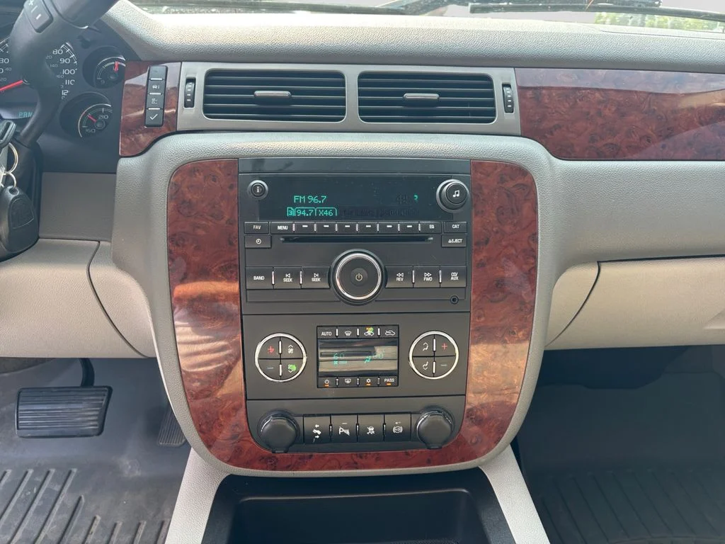 Used 2011 White Chevrolet LTZ image 12