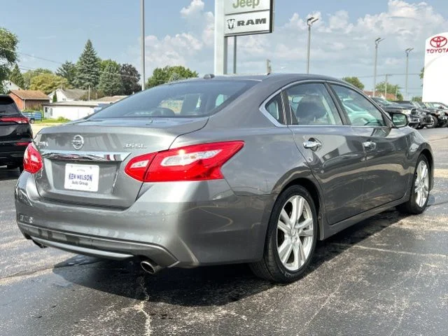 Used 2017 Gun Metallic Nissan 3.5 SL image 8